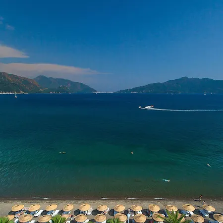 The Beachfront Adult Only 16 マルマリス